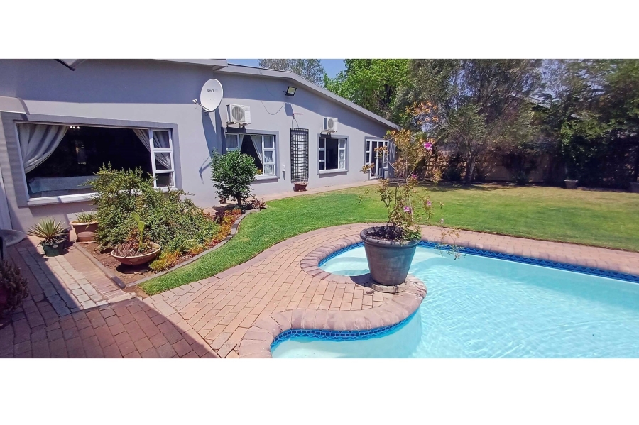 4 Bedroom Property for Sale in Jim Fouchepark Free State